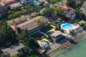 Lido International ****