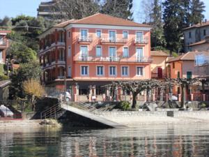 Albergo Riva ***