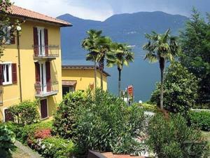 Del Lago ***